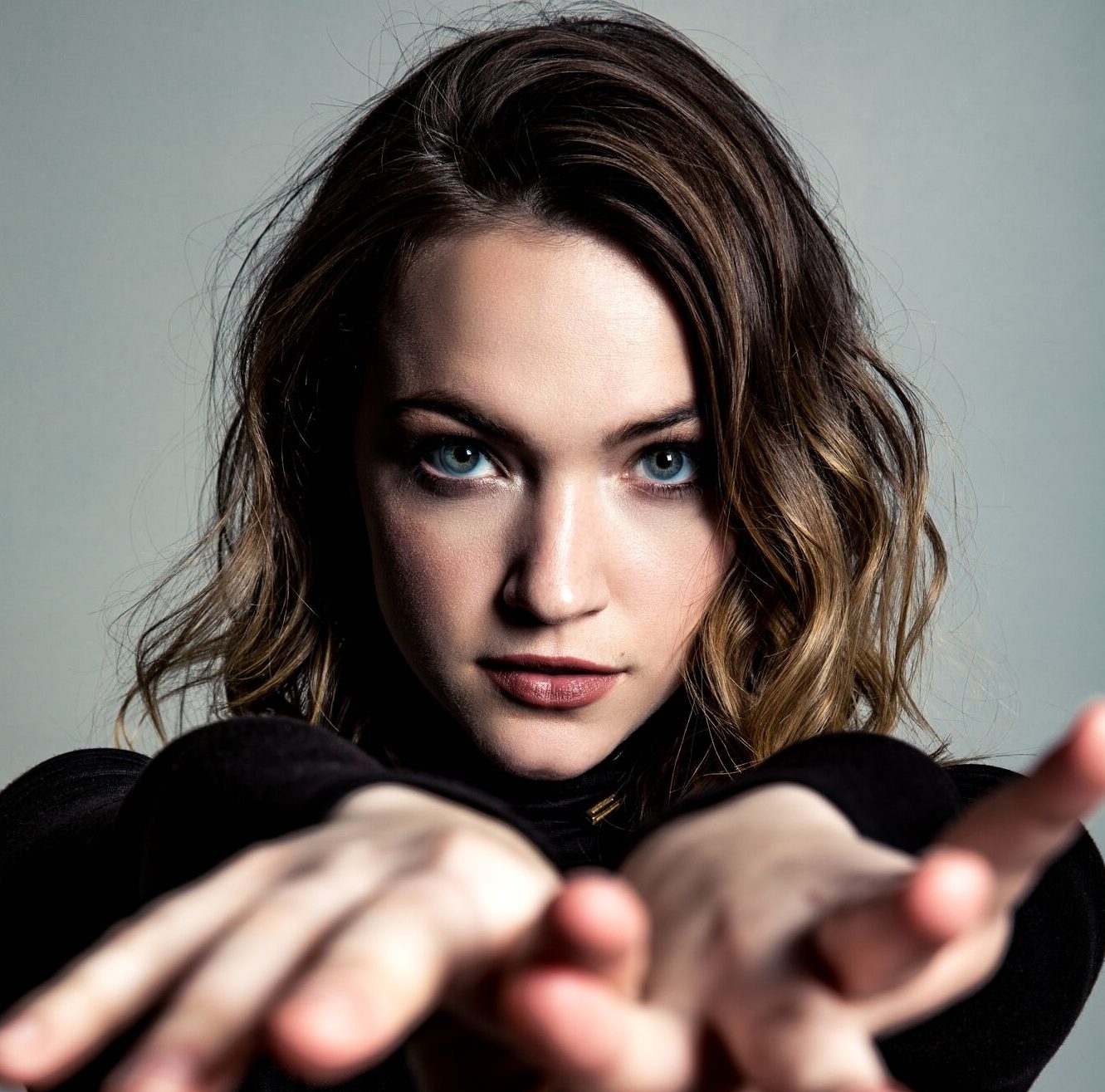 Feature: Actress Violett Beane of CWs “The Flash” Plays Cara Bloom in CBS  “God Friended Me”